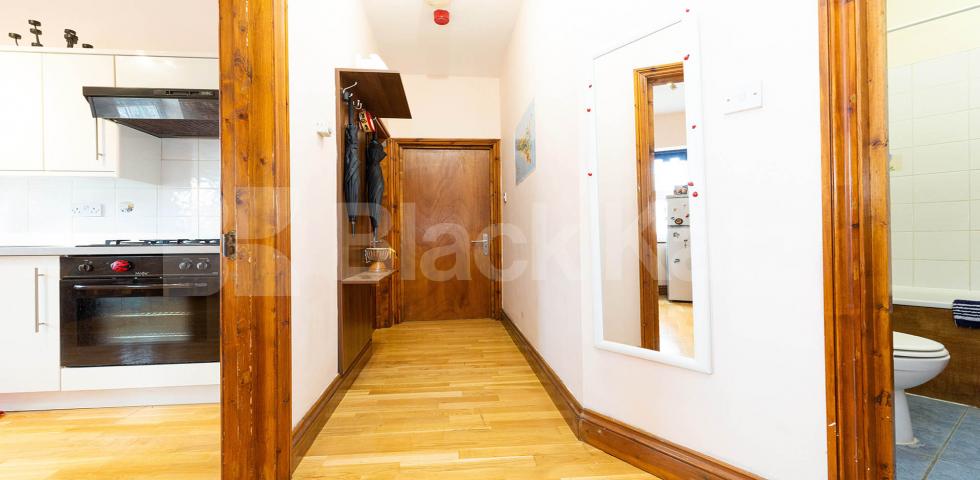 			2 Bedroom, 1 bath, 1 reception Apartment			 High Road, WOOD GREEN